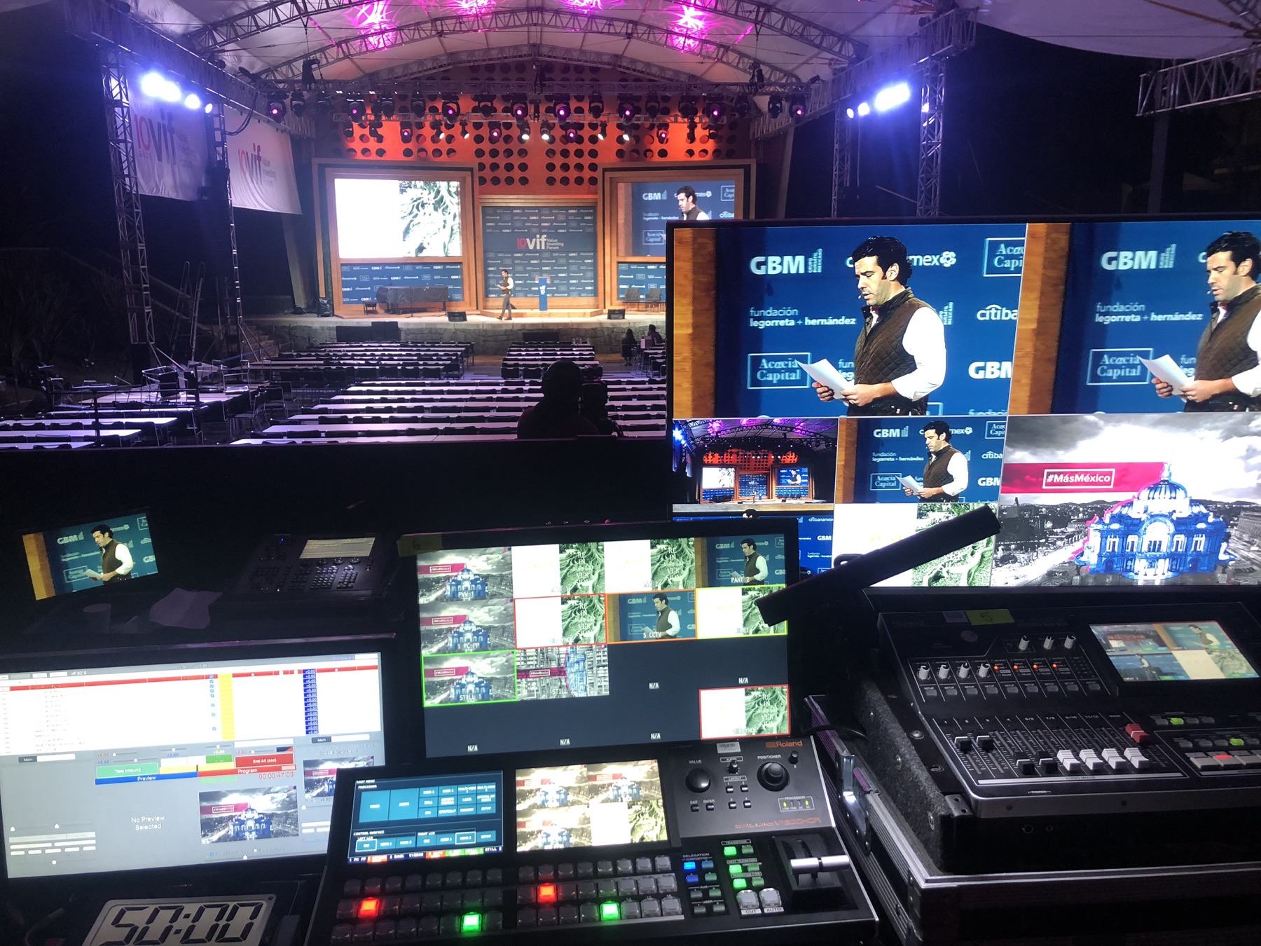 Producción integral del Congreso VIF: escenario, audio, video, iluminación y cámaras